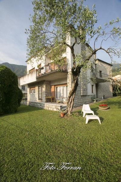 Casa Vacanze Gli Ulivi Del Lago Sale Marasino Exterior foto