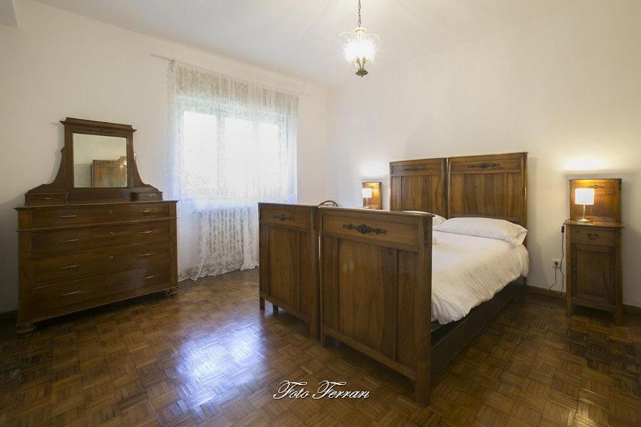 Casa Vacanze Gli Ulivi Del Lago Sale Marasino Exterior foto
